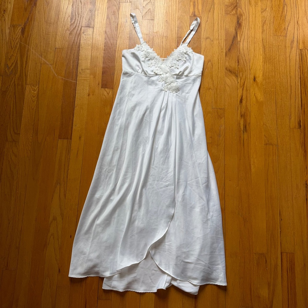 Flora Nikrooz White Satin Lace Applique Maxi Bridal Long Nightgown Chemise Small